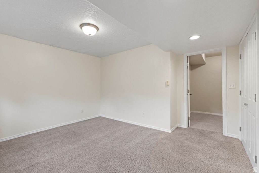 Image 47 of property listing at 11486 S MARKRIDGE CIR, South Jordan, UT 84095