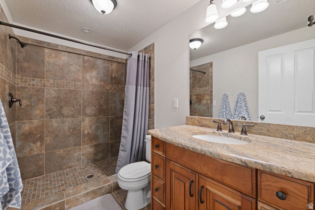 Image 48 of property listing at 11486 S MARKRIDGE CIR, South Jordan, UT 84095