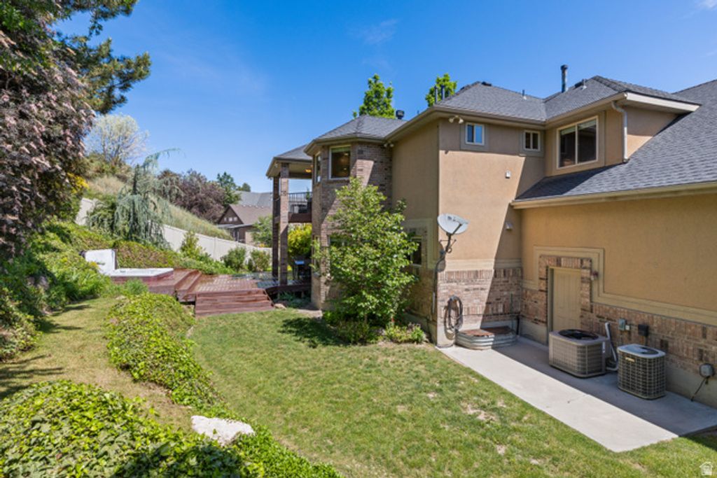 Image 52 of property listing at 11486 S MARKRIDGE CIR, South Jordan, UT 84095