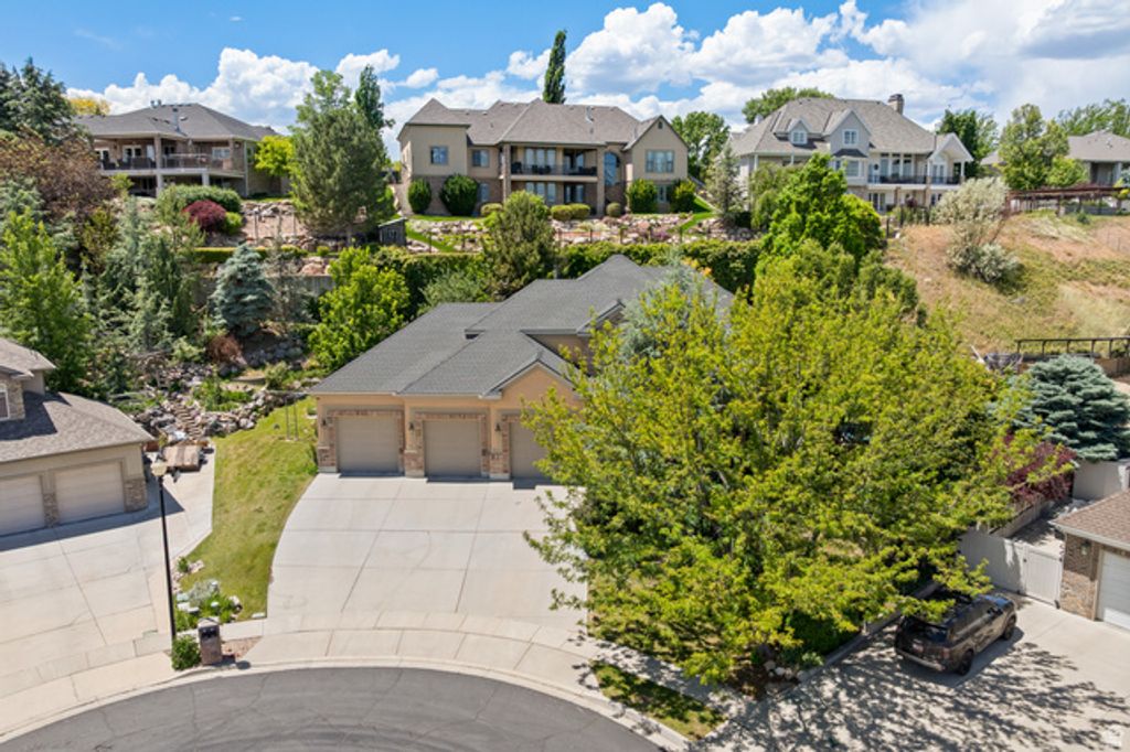 Image 59 of property listing at 11486 S MARKRIDGE CIR, South Jordan, UT 84095