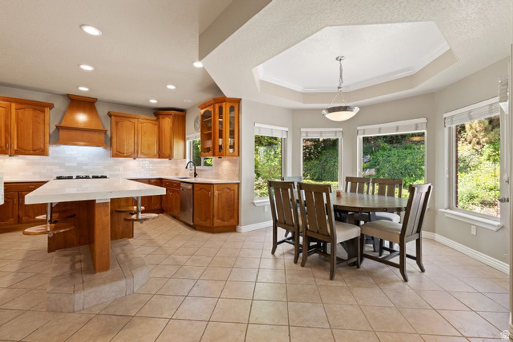 Image 9 of property listing at 11486 S MARKRIDGE CIR, South Jordan, UT 84095