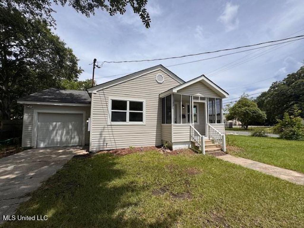 1012 Williams Street, Pascagoula, MS 39567