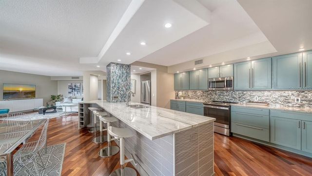 1111 N GULFSTREAM AVENUE 4E, Sarasota, FL 34236