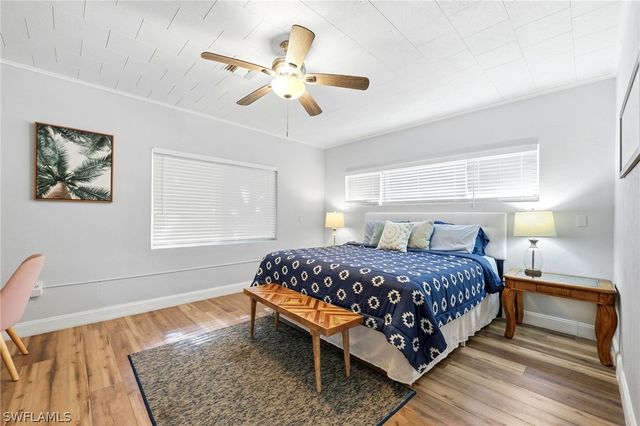 2347 Harbor RD, Naples, FL 34104