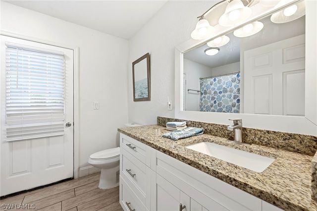 2347 Harbor RD, Naples, FL 34104