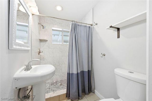 2347 Harbor RD, Naples, FL 34104