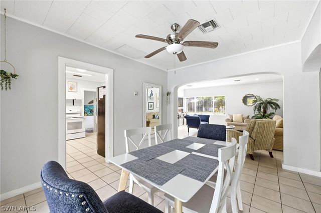 2347 Harbor RD, Naples, FL 34104