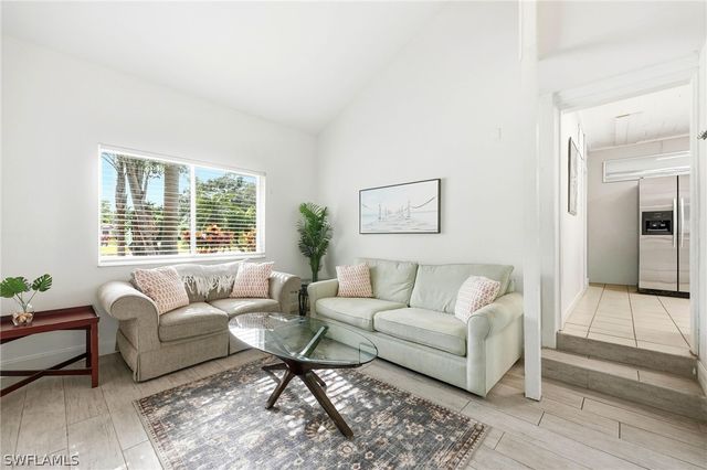 2347 Harbor RD, Naples, FL 34104