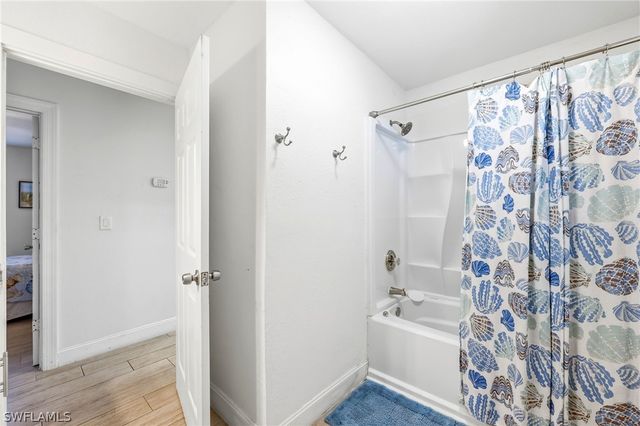 2347 Harbor RD, Naples, FL 34104