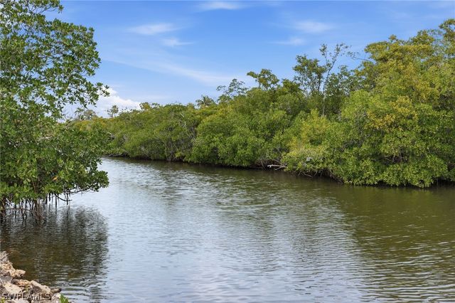 2347 Harbor RD, Naples, FL 34104