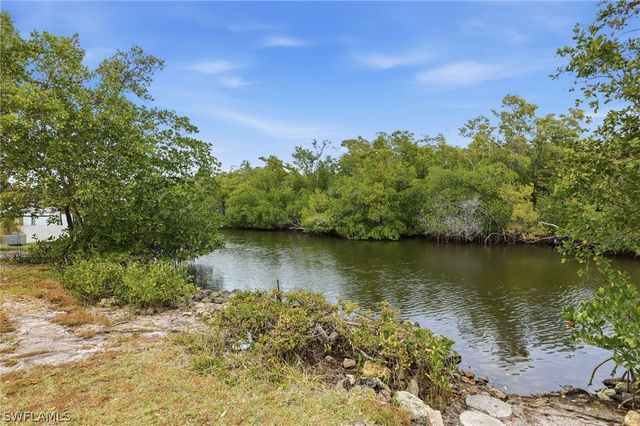 2347 Harbor RD, Naples, FL 34104