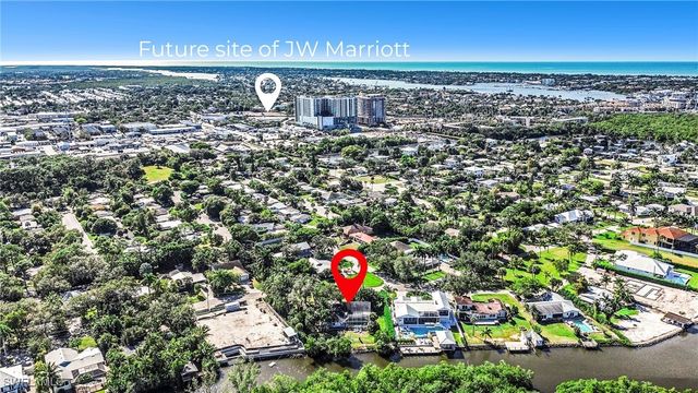 2347 Harbor RD, Naples, FL 34104