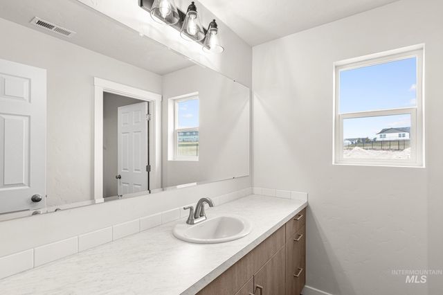 5419 S Danforth Ave, Nampa, ID 83686