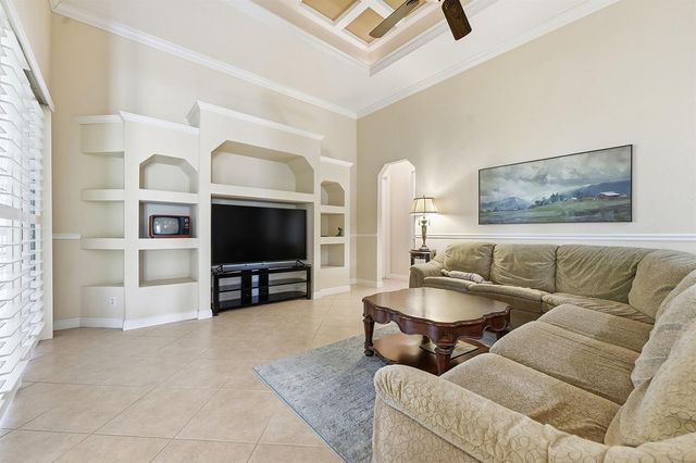 2199 SE Heathwood Circle, Port St. Lucie, FL 34952