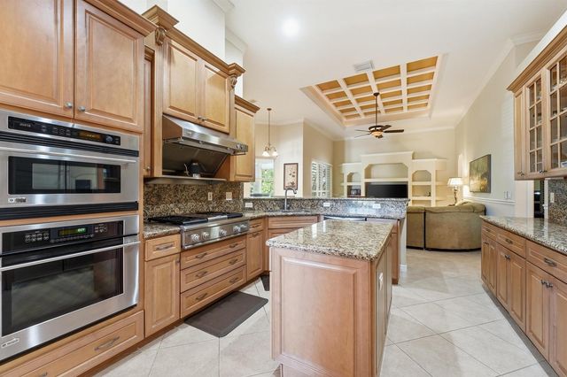 2199 SE Heathwood Circle, Port St. Lucie, FL 34952
