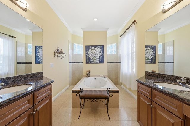 2199 SE Heathwood Circle, Port St. Lucie, FL 34952