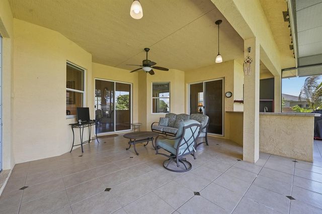 2199 SE Heathwood Circle, Port St. Lucie, FL 34952