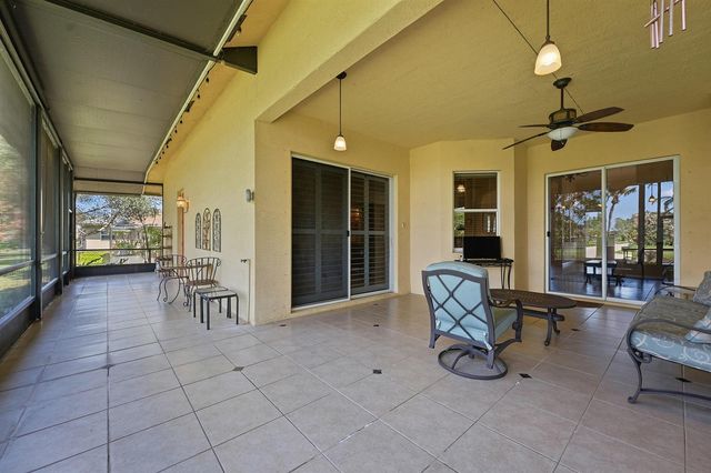 2199 SE Heathwood Circle, Port St. Lucie, FL 34952