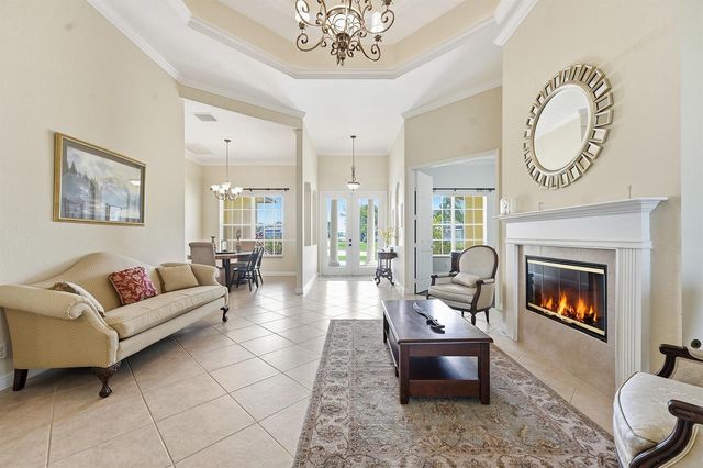2199 SE Heathwood Circle, Port St. Lucie, FL 34952