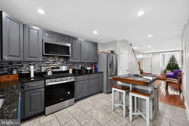 3952 MELON ST, Philadelphia, PA 19104