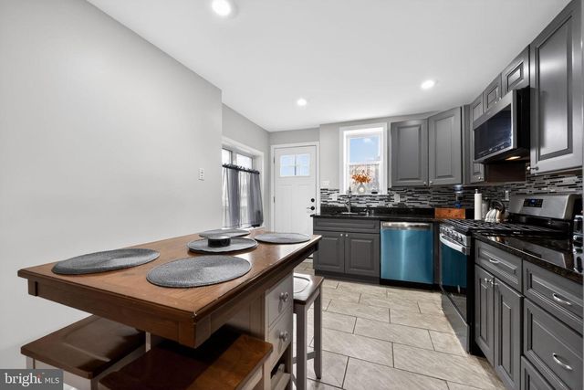 3952 MELON ST, Philadelphia, PA 19104