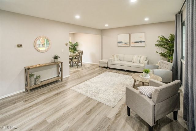 38109 Poplar Drive, Willoughby, OH 44094