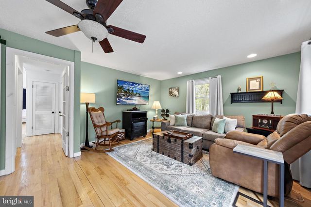 50 LIGHTHOUSE DR, Waretown, NJ 08758