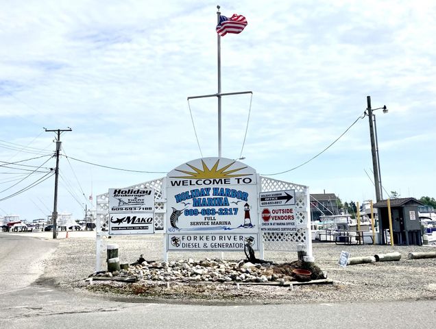 50 LIGHTHOUSE DR, Waretown, NJ 08758