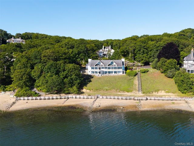 47 Laurel Cove Road, Laurel Hollow, NY 11771