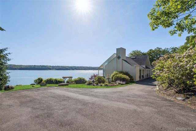 47 Laurel Cove Road, Laurel Hollow, NY 11771