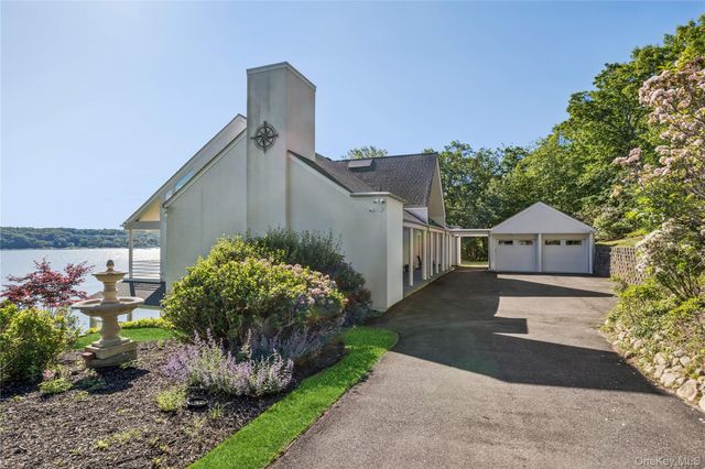 47 Laurel Cove Road, Laurel Hollow, NY 11771