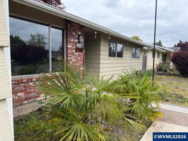 747 49th Av SE, Salem, OR 97317