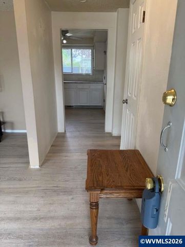 747 49th Av SE, Salem, OR 97317