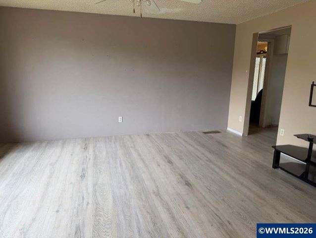 747 49th Av SE, Salem, OR 97317