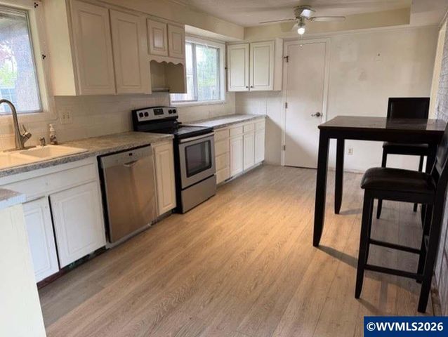 747 49th Av SE, Salem, OR 97317