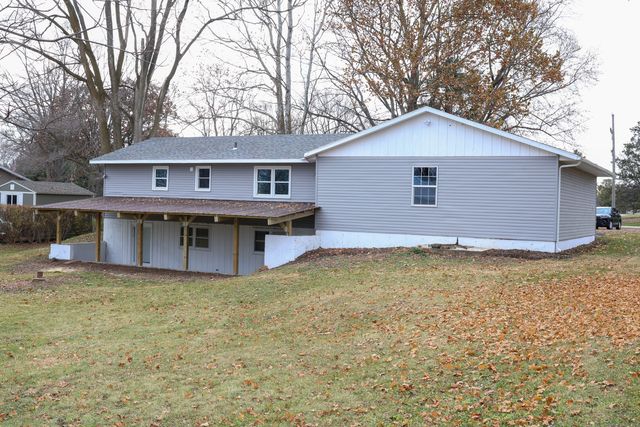 8403 Grange Hall Road, Garden Prairie, IL 61038