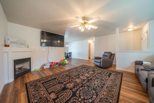 3381 Southwood Drive, Anderson, CA 96007