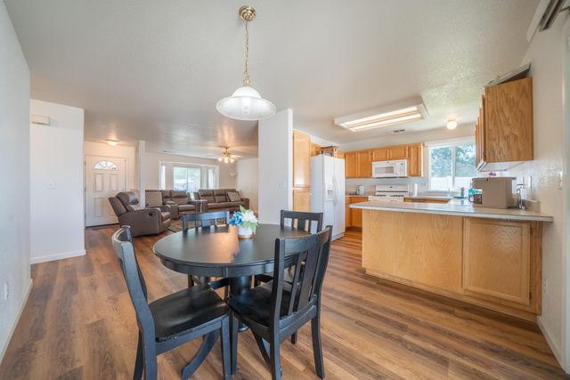 3381 Southwood Drive, Anderson, CA 96007