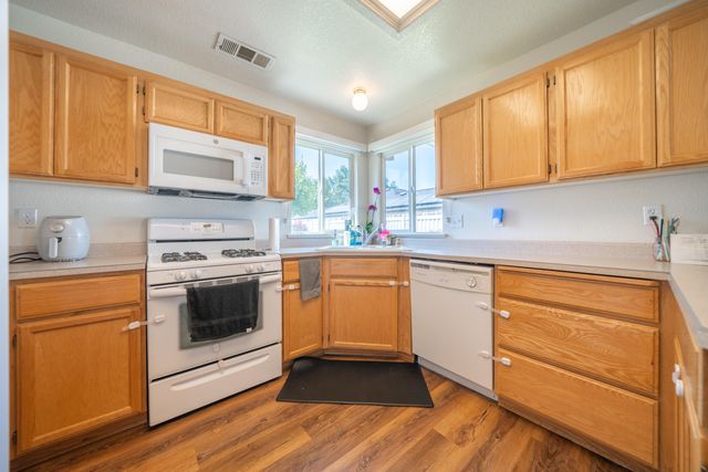 3381 Southwood Drive, Anderson, CA 96007