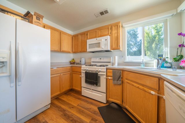 3381 Southwood Drive, Anderson, CA 96007