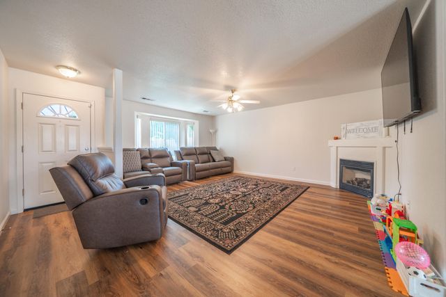 3381 Southwood Drive, Anderson, CA 96007