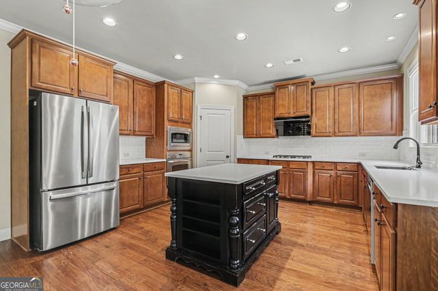 1146 Whisper Cove Drive, Buford, GA 30518
