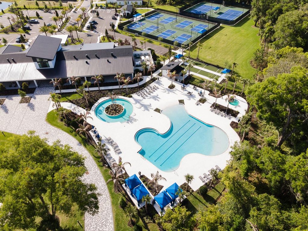 Image 39 of property listing at 1241 TRIDENT LOOP, Deland, FL 32724