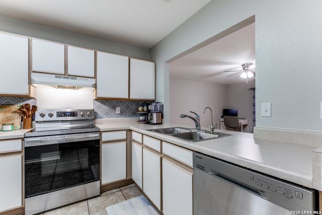 13658 Escort Dr, San Antonio, TX 78233