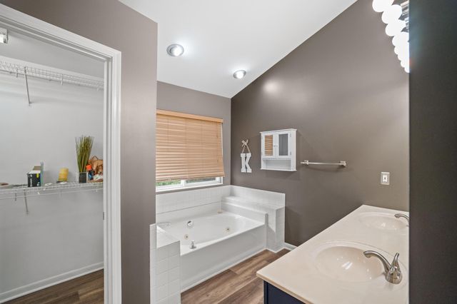 3287 Kingsburg Court, Erlanger, KY 41018