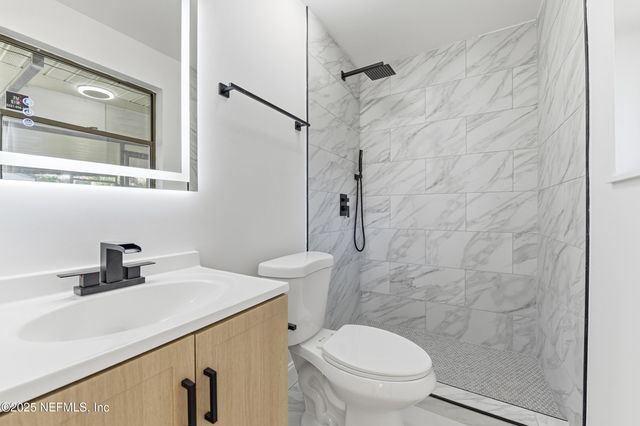 3042 SKIPPER Lane, Jacksonville, FL 32216