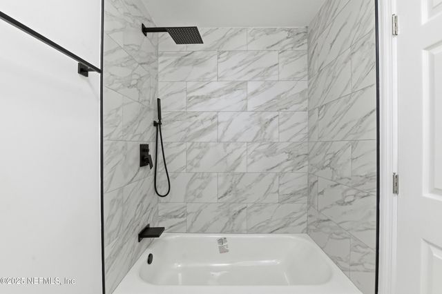 3042 SKIPPER Lane, Jacksonville, FL 32216