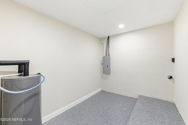 3042 SKIPPER Lane, Jacksonville, FL 32216