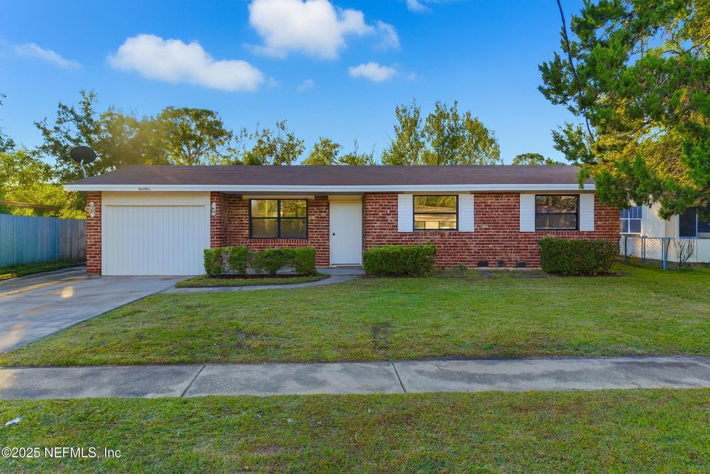 3042 SKIPPER Lane, Jacksonville, FL 32216