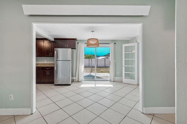 516 64TH STREET S, St Petersburg, FL 33707